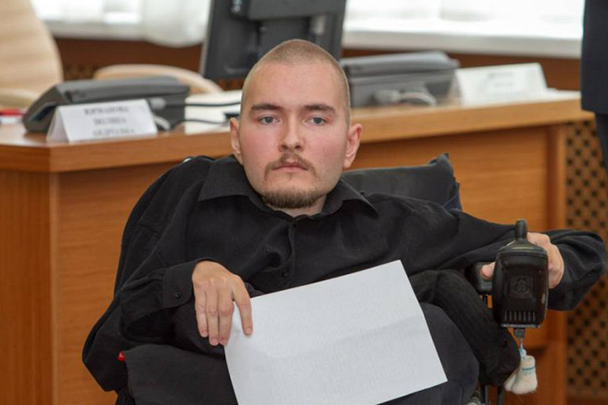 Valery Spiridonov, o russo de 32 anos com a doença de Werdnig-Hoffmann que se voluntariou para o transplante
