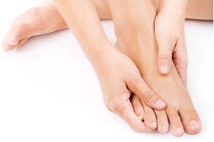 Automassagem nos pés: benefícios e como fazer