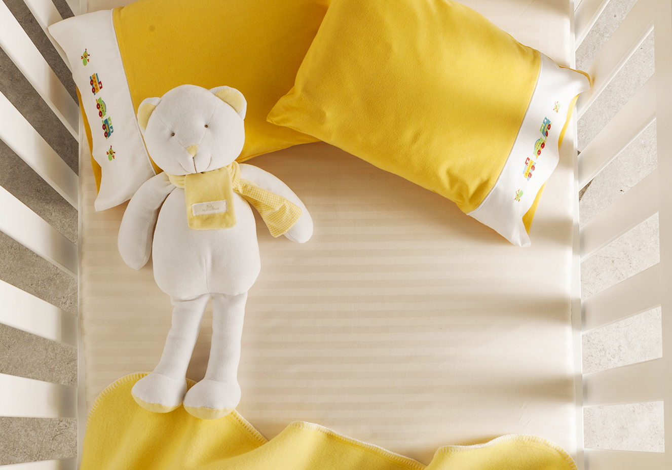 pode dormir com o bebe na cama?