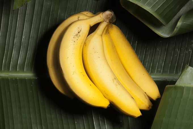 foto de cacho de banana, que traz benefícios para a saúde