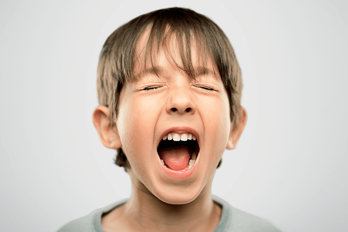 foto de criança gritando