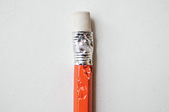lápis mordido