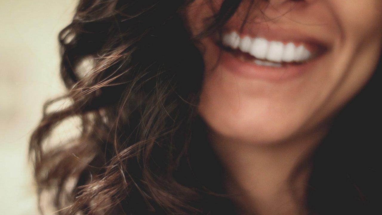foto de sorriso de mulher