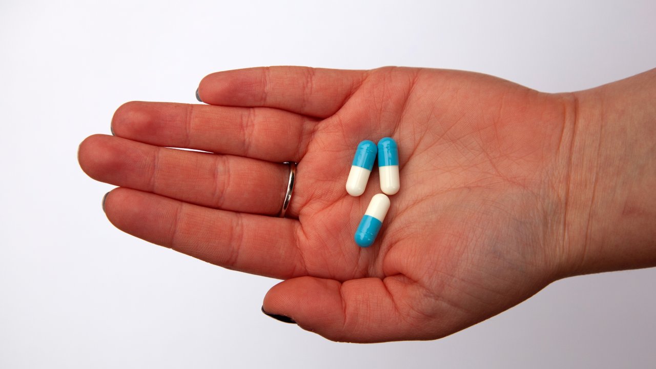 pílulas que simbolizam a cefalexina