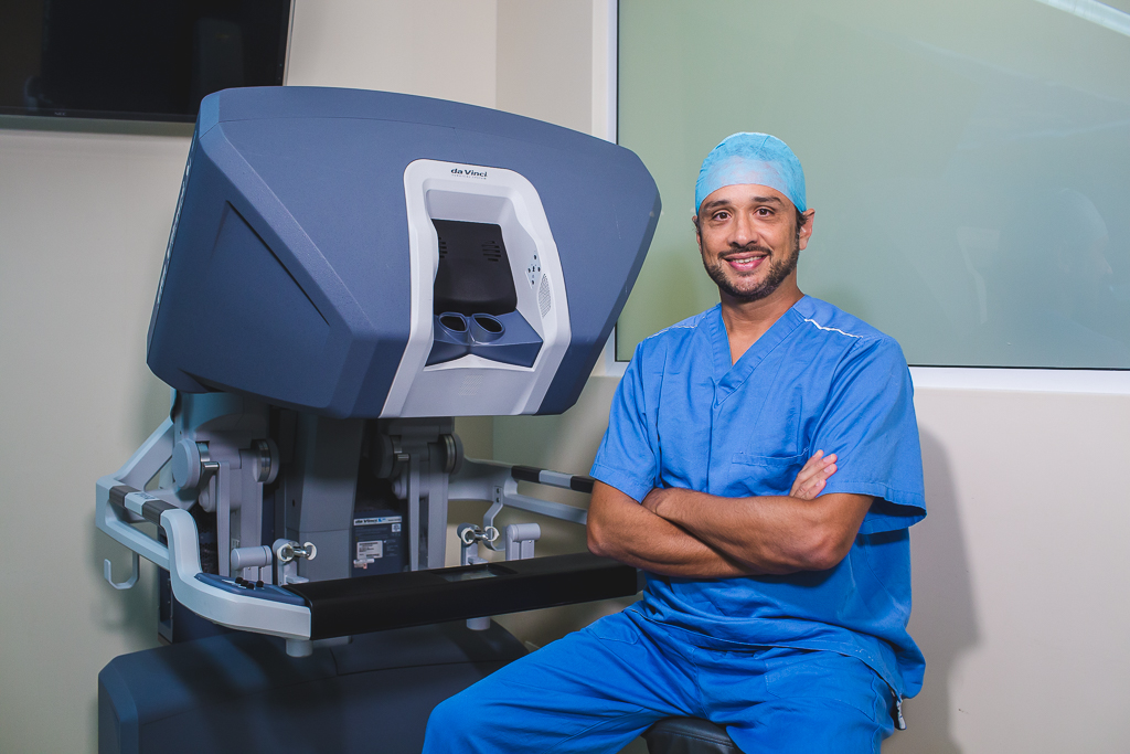 Dr. Fernando de Barros, gerente médico do Programa de Cirurgia Robótica do Hospital São Lucas Copacabana e do Complexo Hospitalar de Niterói (CHN), que pertence à Dasa, no Rio de Janeiro