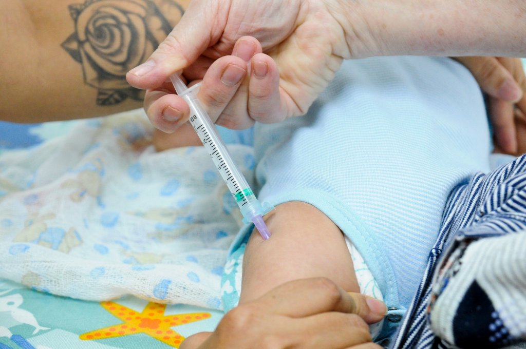 saude-vacinacao-infantil-bebes