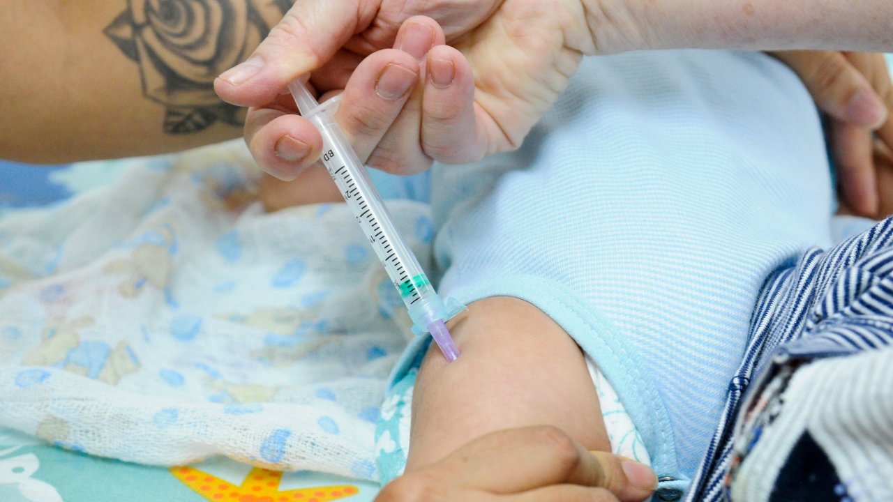 saude-vacinacao-infantil-bebes