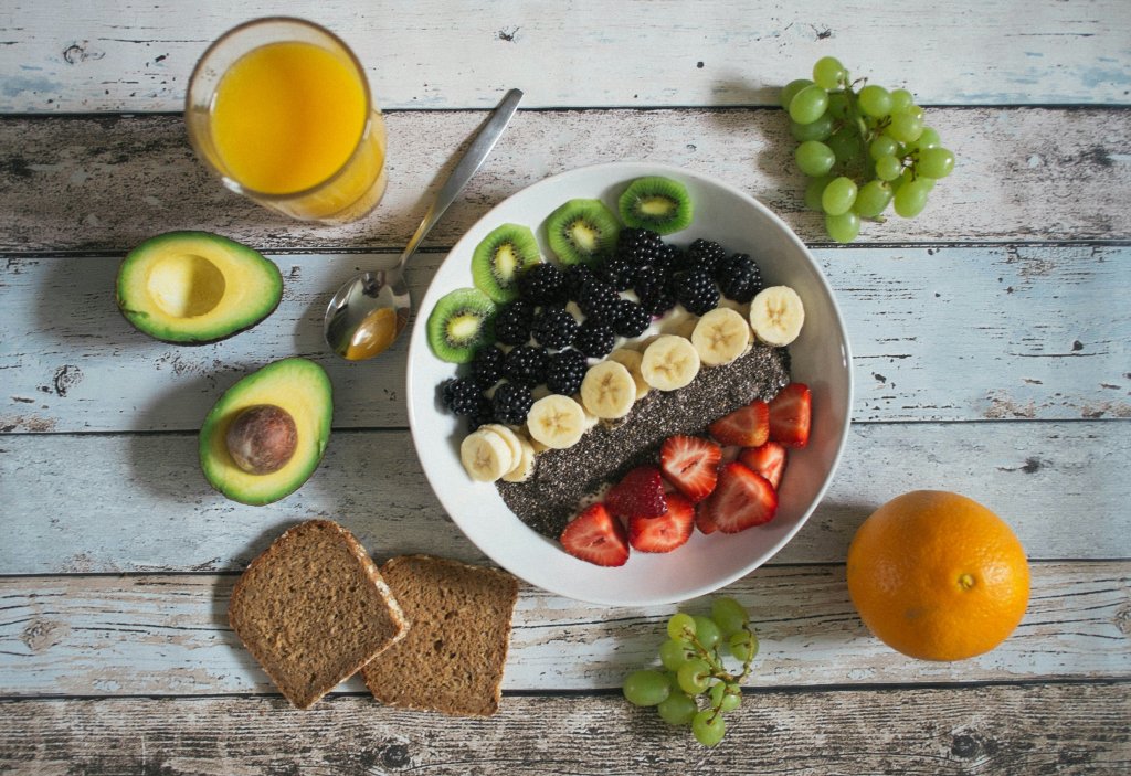 saude-alimentacao-kiwi-salada-frutas