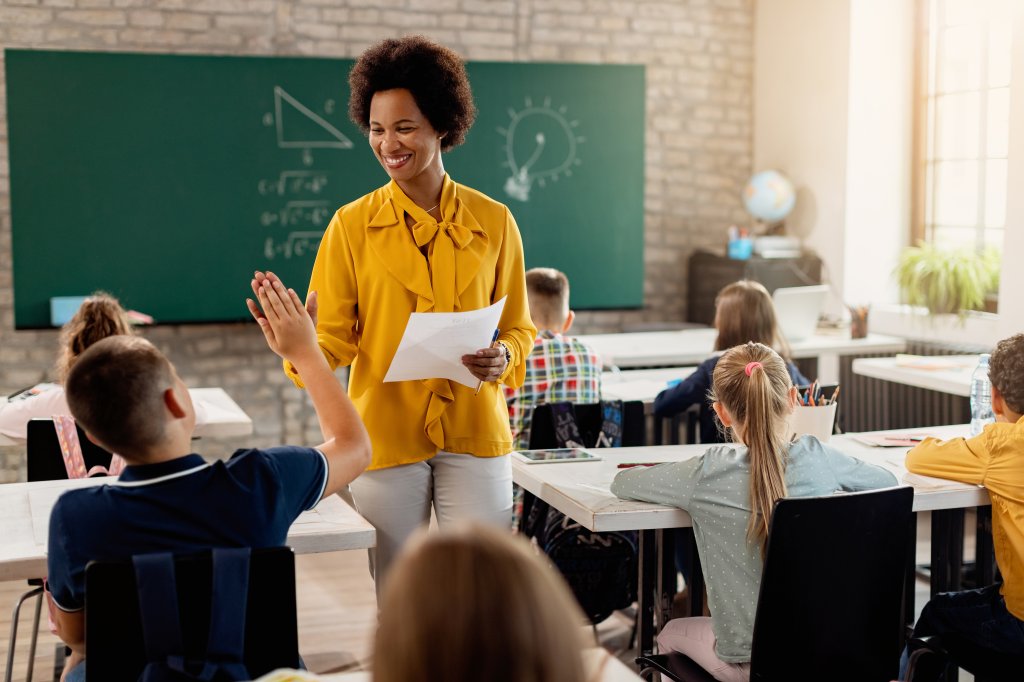 saude-educacao-ensino-sala-aula-escola-transtornos-neurodesenvolvimento-tdah-dislexia-criancas