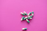 Quais são os riscos de usar antibióticos sem prescrição?