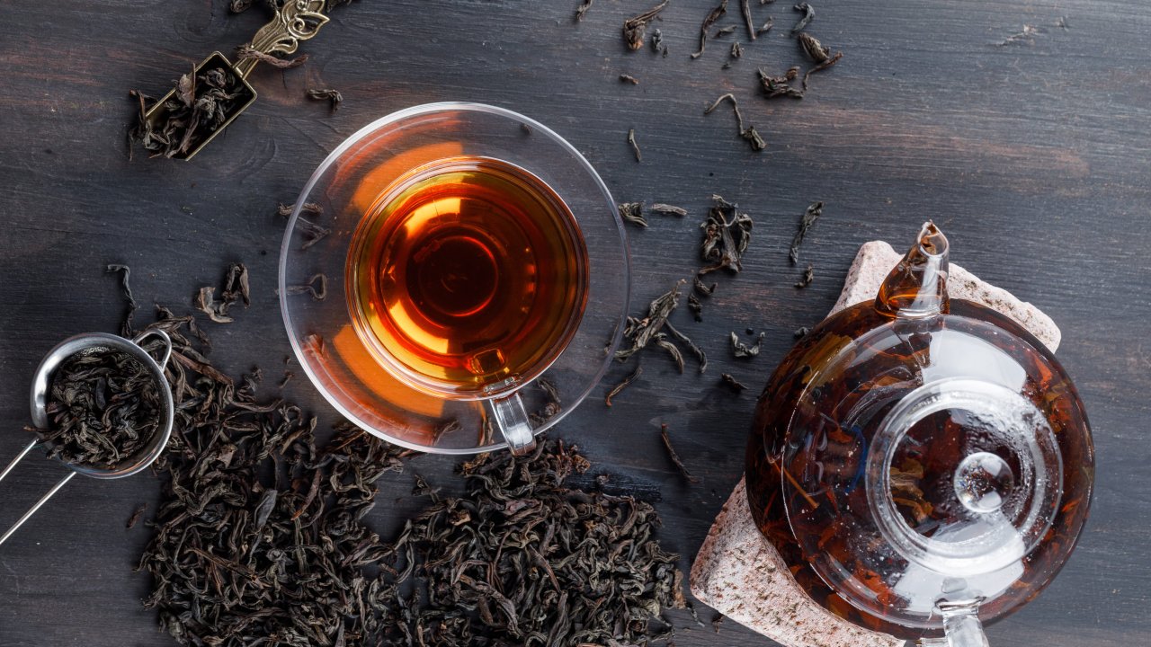 cha-preto-quais-os-beneficios-propriedades-camellia-sinensis-rotated
