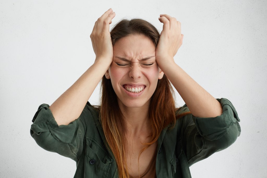 Enxaqueca com aura: saiba os sintomas e como tratar