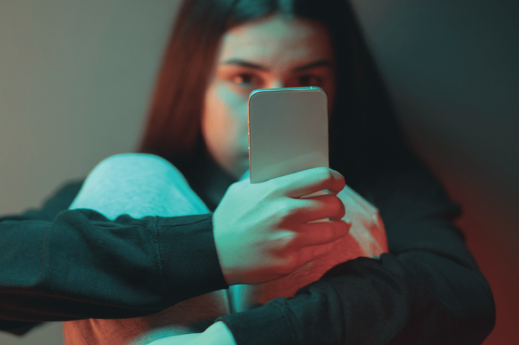 Ver vídeos para não ficar entediado pode gerar mais tédio, diz estudo