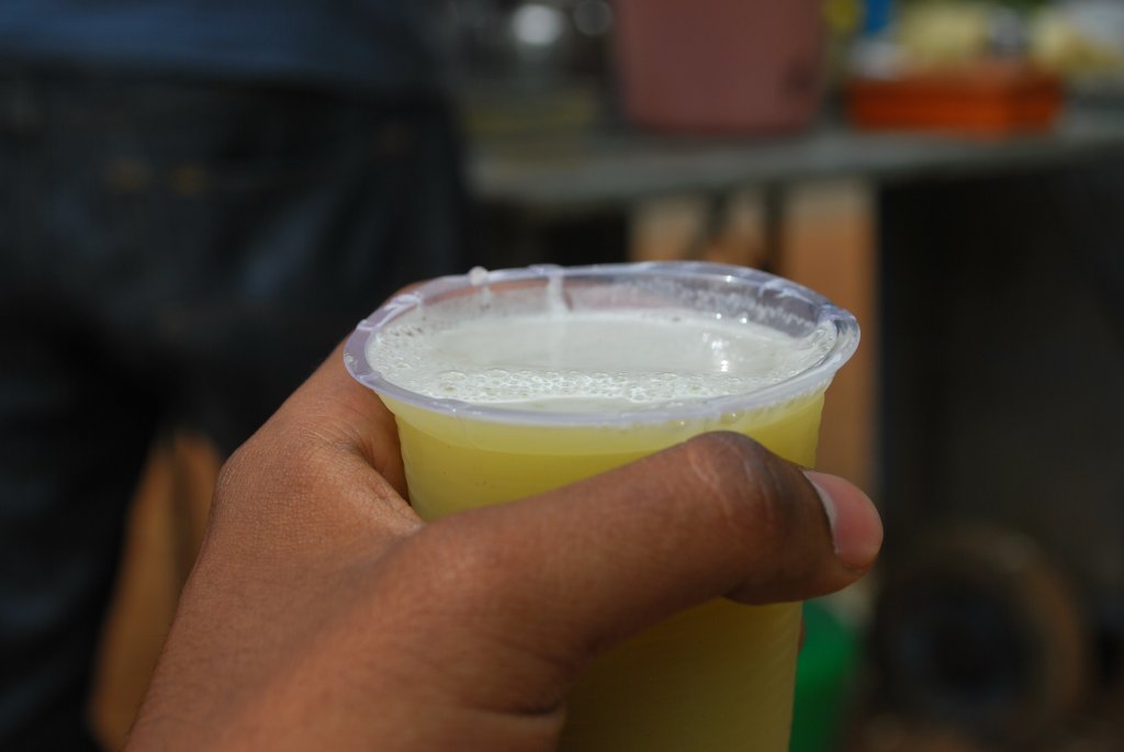 Benefícios do caldo de cana: explosão de energia para o treino