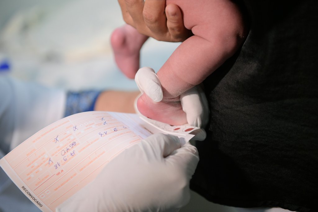 Teste do pezinho: o que ele identifica e como funciona?