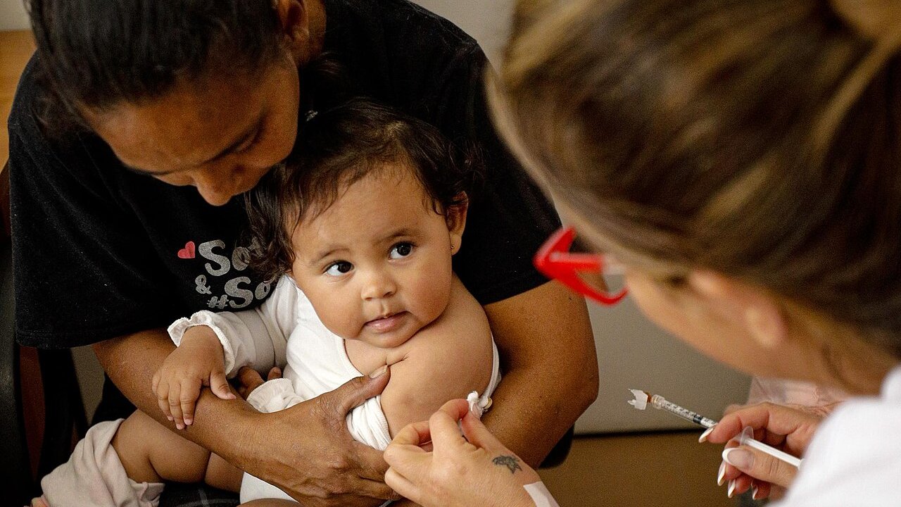 vacinacao-meningite-acwy-bebes-meningococica
