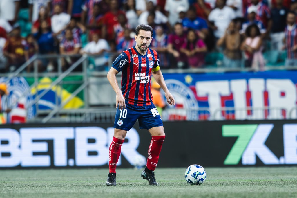 Everton Ribeiro faz cirurgia para remover câncer de tireoide; entenda a doença