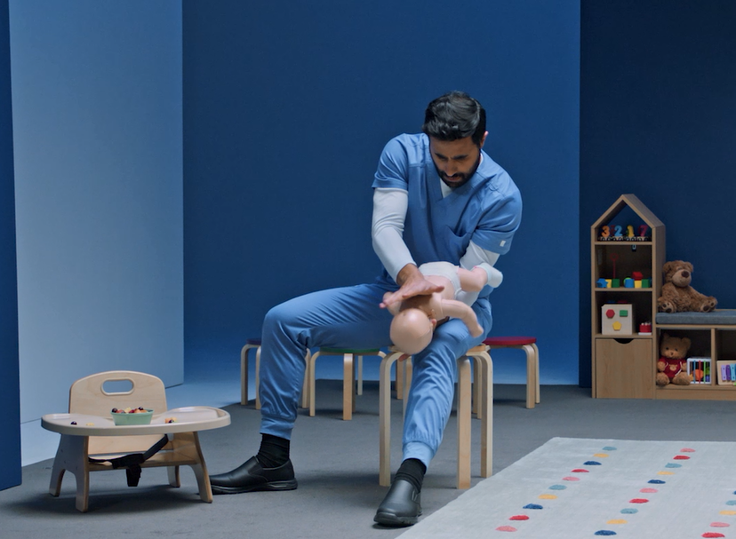 saude-medicina-socorro-engasgo-bebe saude-medicina-socorro-engasgo-bebe