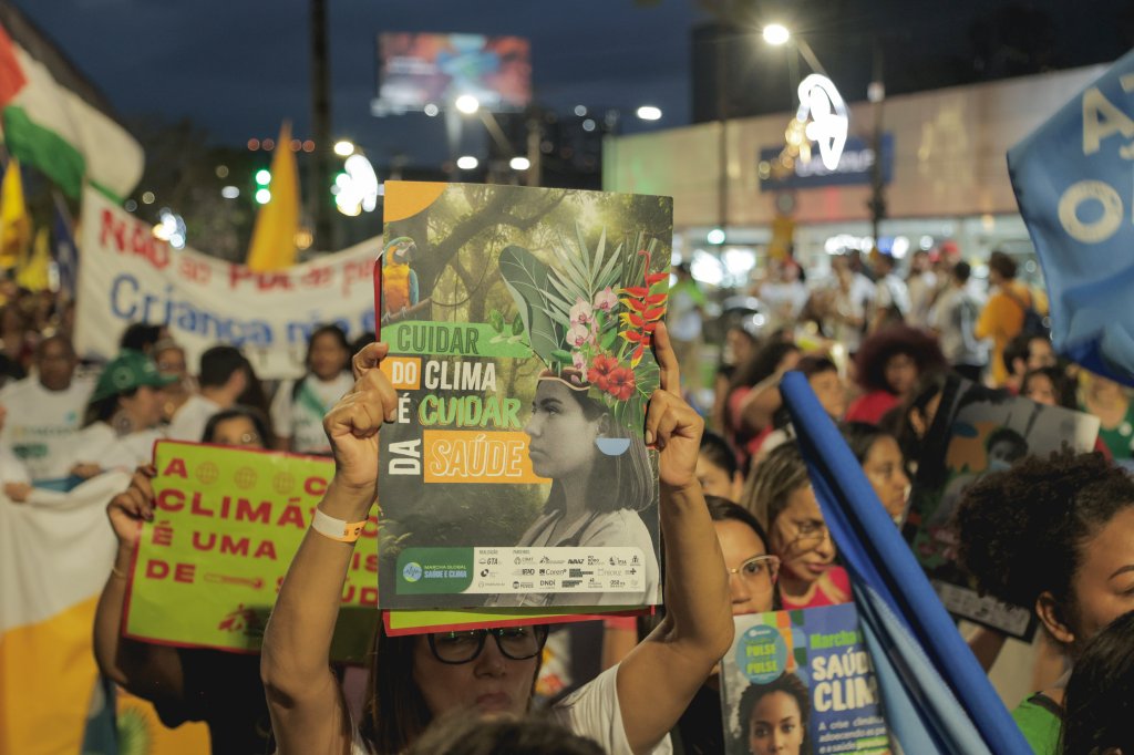 COP30: três mil pessoas marcham pela saúde em Belém