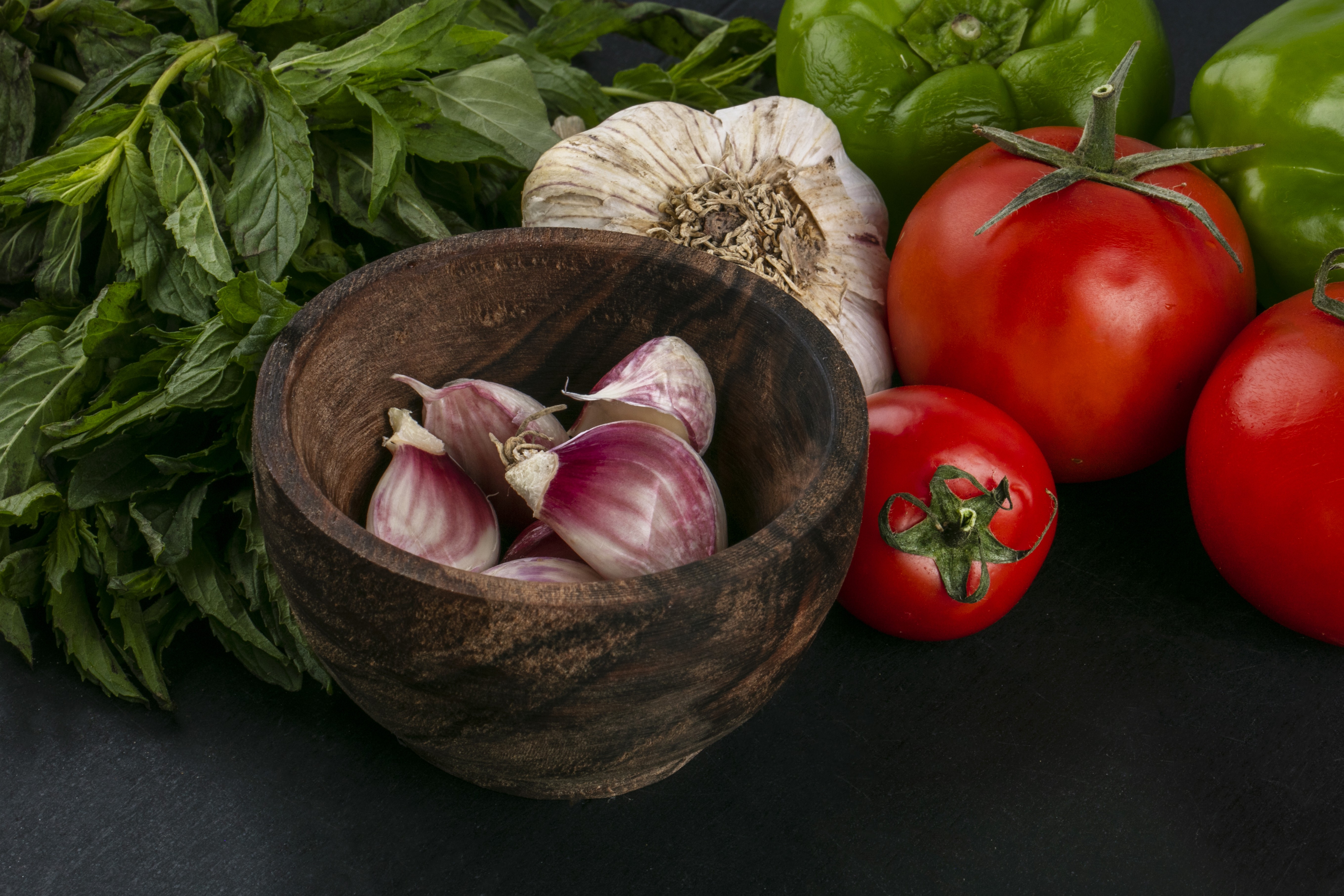 Por que incluir refogado de alho, cebola e tomate no dia a dia