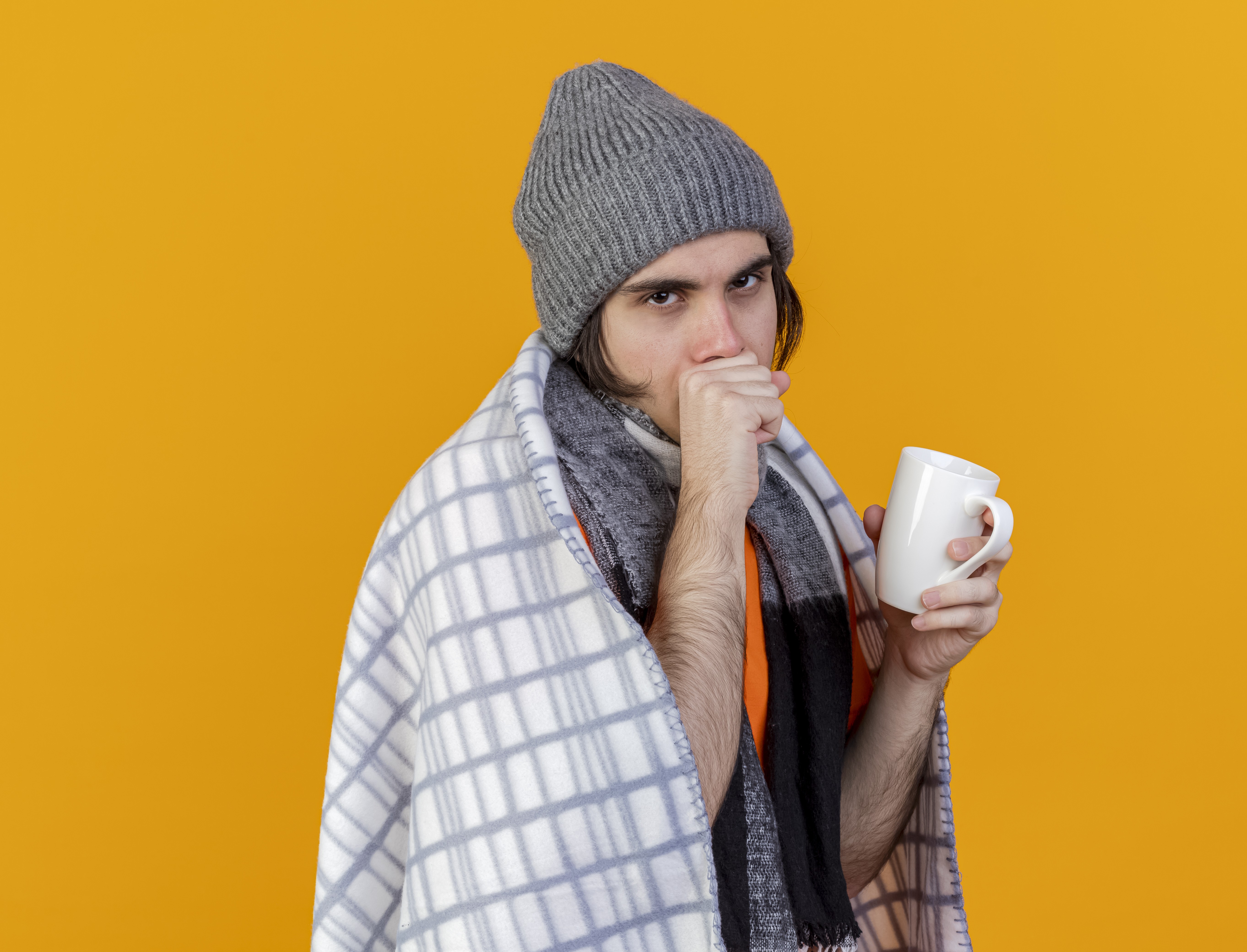 5 chás que podem ajudar a aliviar a tosse