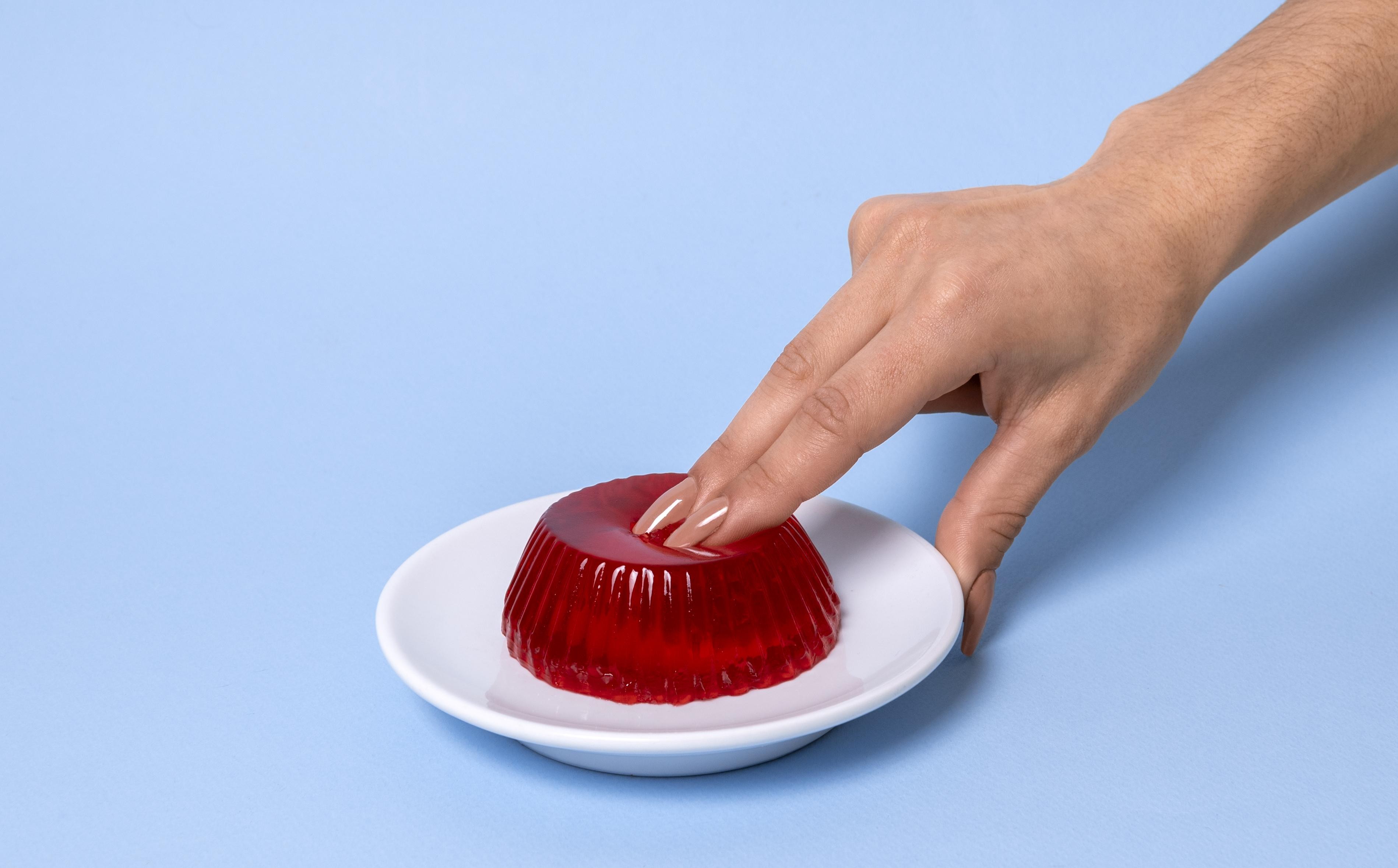 “Gelatina Mounjaro”: receita caseira viraliza, mas não se compara ao medicamento